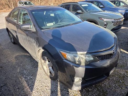 Used 2013 Toyota Camry SE image 3