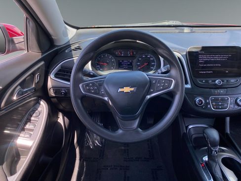 Used 2025 Chevrolet Malibu LT FWD image 12