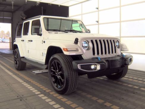 Used 2023 Jeep Wrangler Unlimited Sahara w/ Cold Weather Group AWD/4WD image 3