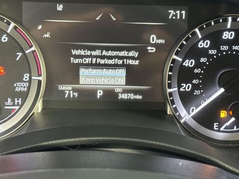 Used 2025 Toyota Highlander LE AWD/4WD image 29