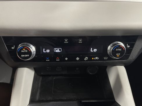 Used 2023 Mitsubishi Outlander SEL image 24