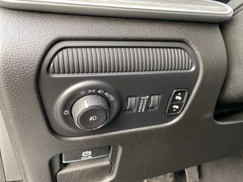 Used 2024 Jeep Wagoneer Series III image 24