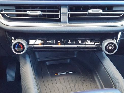 New 2026 Chevrolet Equinox EV LT image 46