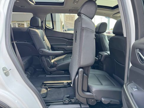 Used 2022 GMC Acadia SLT w/ Technology Package AWD/4WD image 30