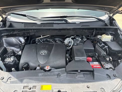 Used 2018 Toyota Highlander Limited FWD image 35