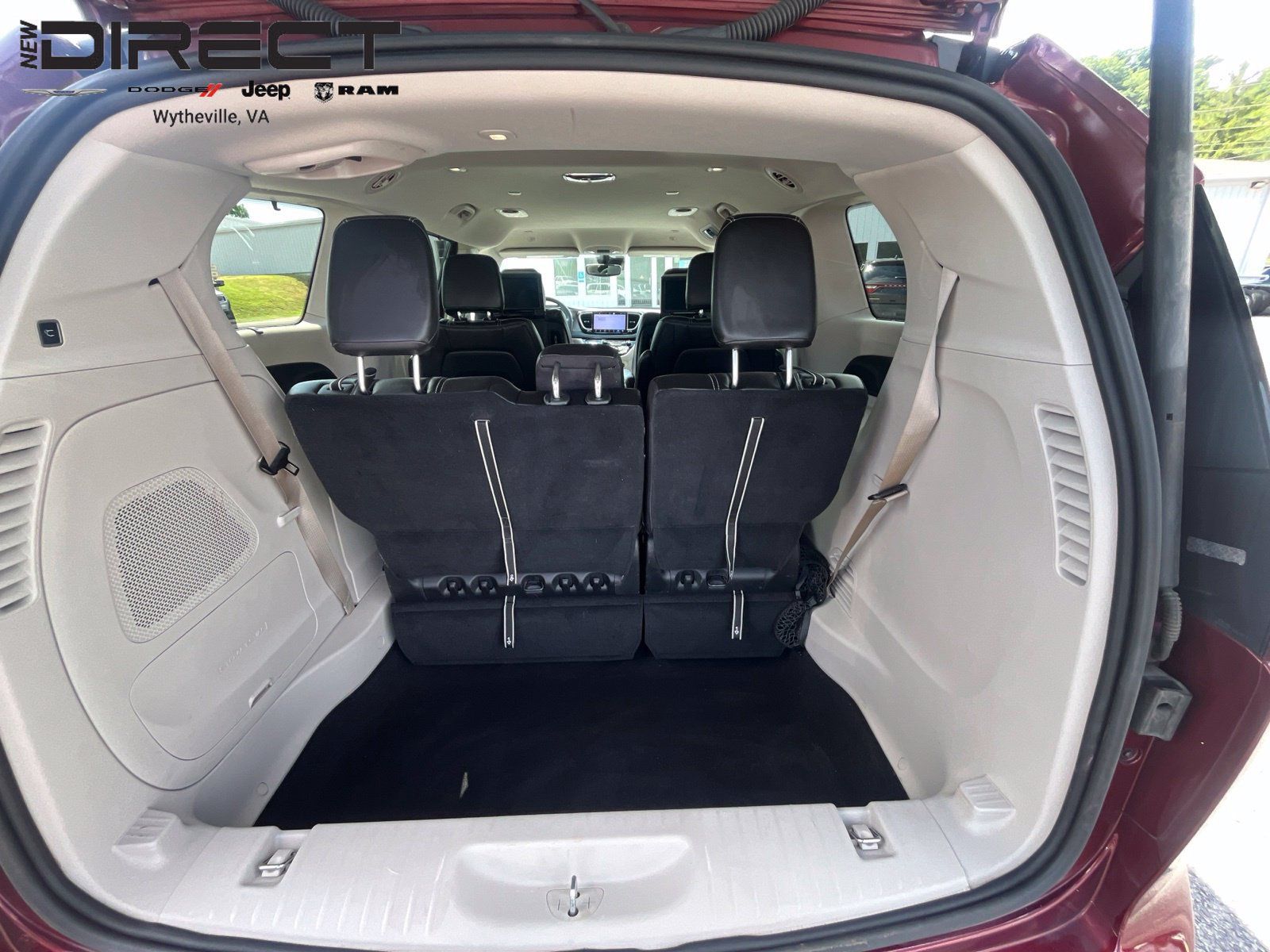 Used 2023 Chrysler Pacifica Touring-L w/ Uconnect Theater Family Group AWD/4WD image 31