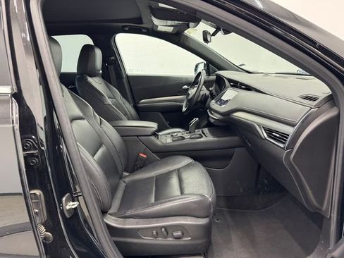 Used 2022 Cadillac XT4 Premium Luxury w/ Enhanced Visibility Package image 16