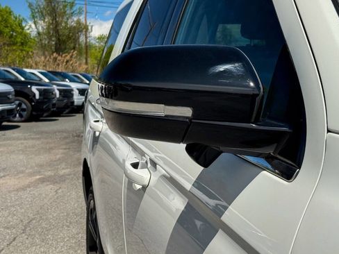 Used 2023 Ford Expedition Limited AWD/4WD image 12
