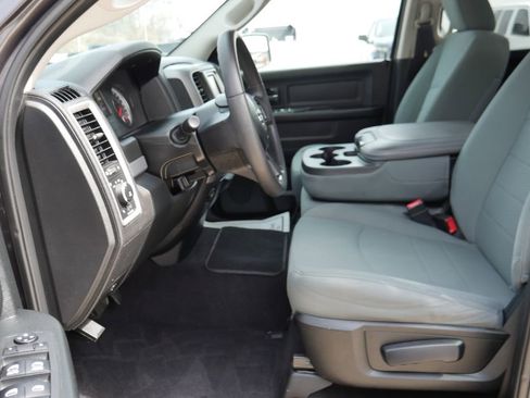 Used 2018 RAM 1500 Express AWD/4WD image 8