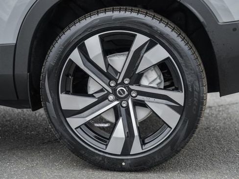 New 2026 Volvo XC40 B5 Ultra w/ Protection Package Premier image 19