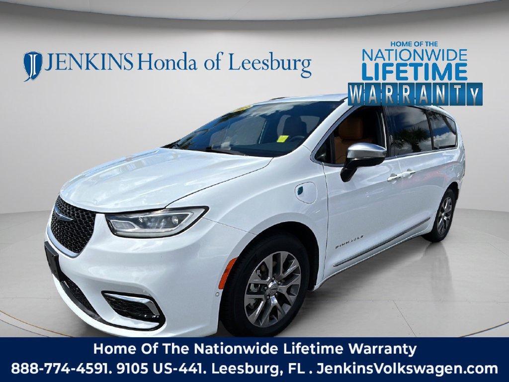 Used 2023 Chrysler Pacifica Pinnacle FWD image 10