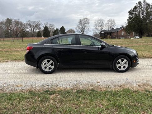 Used 2016 Chevrolet Cruze LT image 9