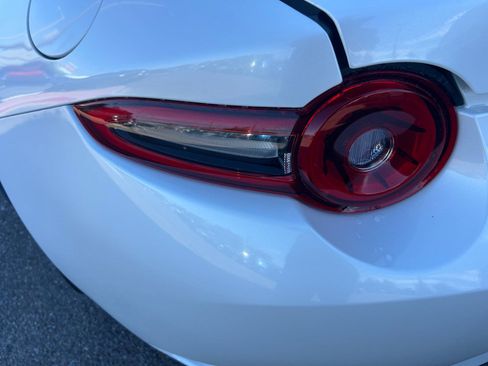 Used 2024 MAZDA MX-5 Miata Grand Touring RWD image 25