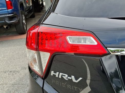 Used 2019 Honda HR-V EX image 6