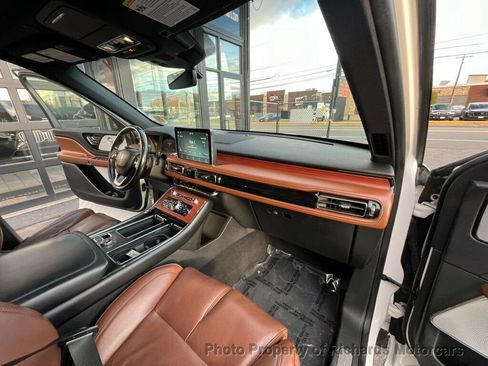Used 2021 Lincoln Aviator Reserve image 25