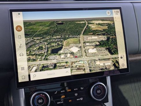 Used 2023 Land Rover Range Rover Long Wheelbase SE image 27