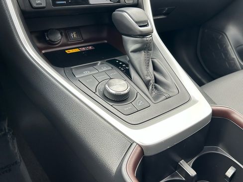 Certified 2025 Toyota RAV4 Limited w/ Advanced Technology Package image 21