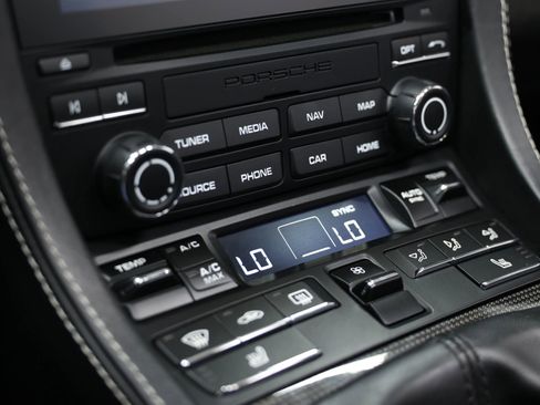 Used 2021 Porsche 718 Boxster GTS image 32