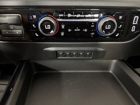 Used 2026 Chevrolet Silverado 2500 ZR2 AWD/4WD image 16
