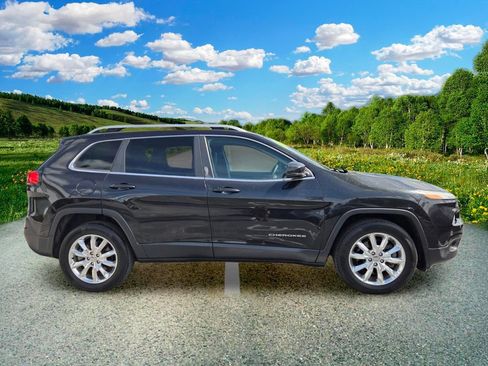 Used 2014 Jeep Cherokee Limited w/ Luxury Group AWD/4WD image 7