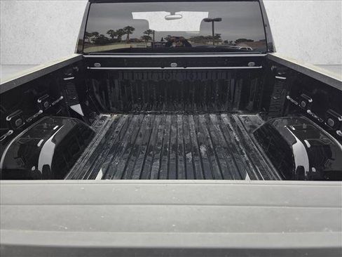 Used 2025 GMC Sierra 1500 Elevation image 6