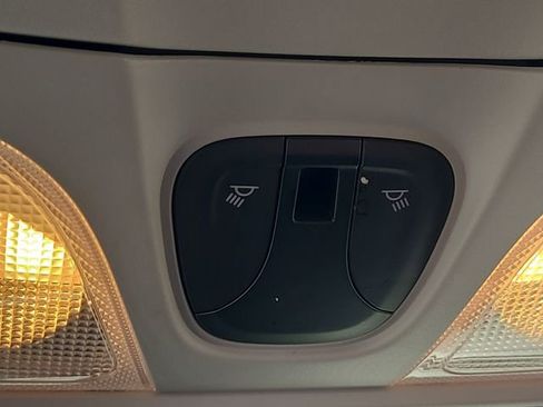 Used 2023 Jeep Cherokee Altitude Lux image 19