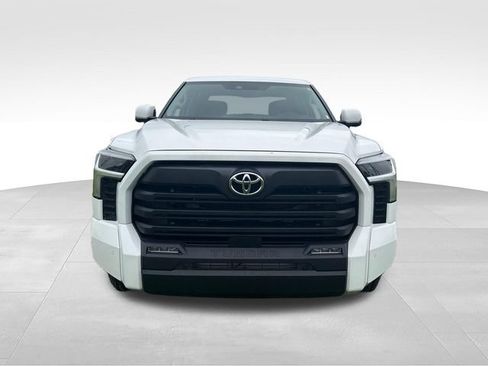 Used 2023 Toyota Tundra SR5 w/ SR5 Convenience Package AWD/4WD image 8