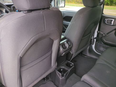 Used 2022 Jeep Wrangler Unlimited Sport image 14