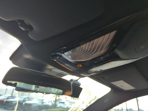 Used 2025 BMW 430i Coupe w/ M Sport Package image 27