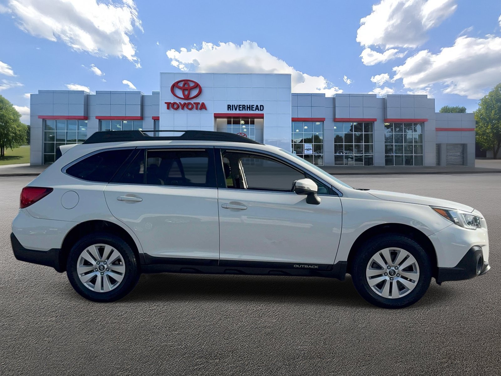 Used 2018 Subaru Outback 2.5i Premium AWD/4WD image 3