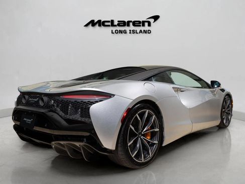 Used 2023 McLaren Artura image 4