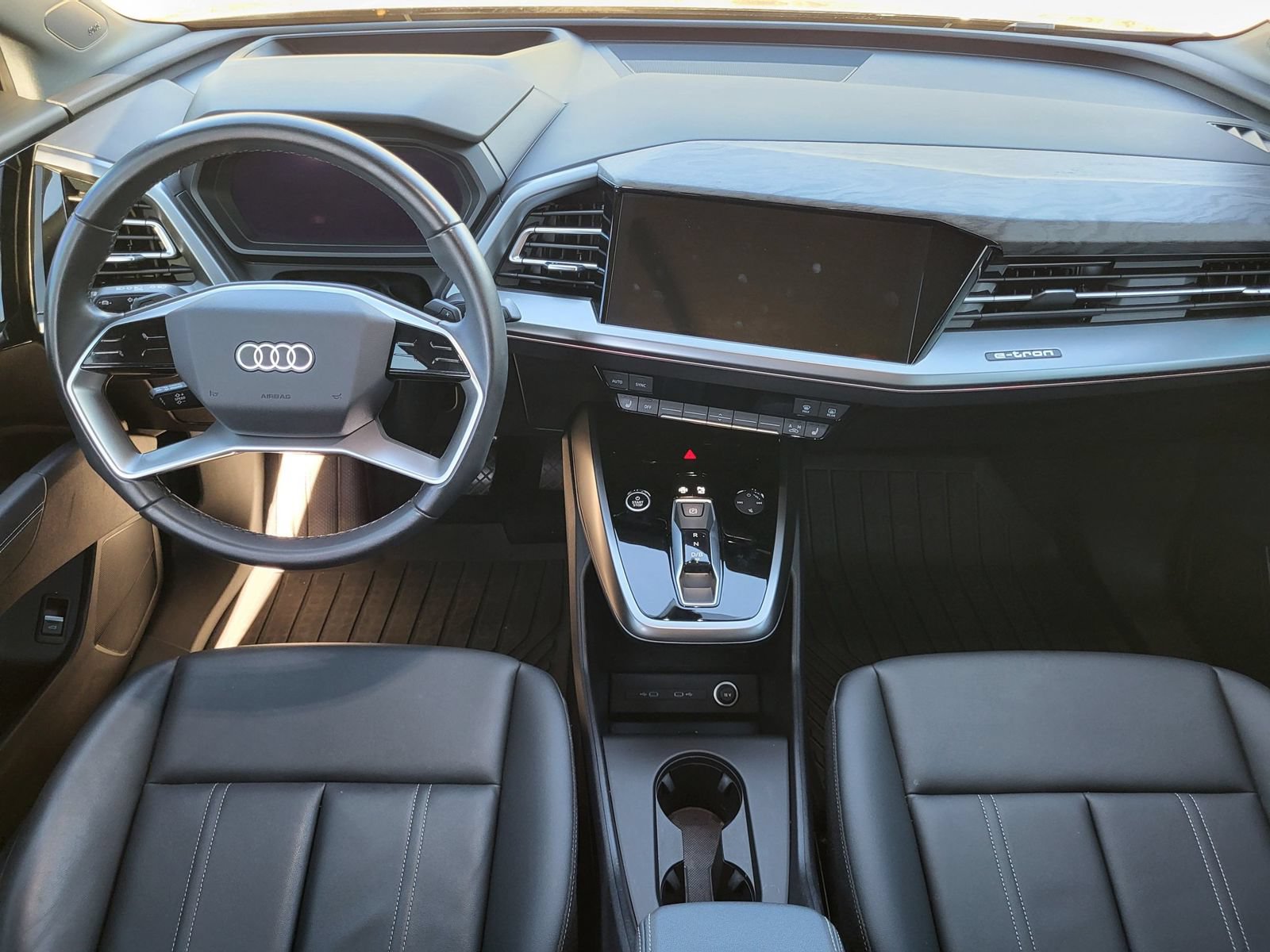 Used 2024 Audi Q4 e-tron Prestige AWD/4WD image 27
