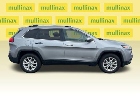 Used 2014 Jeep Cherokee Latitude w/ Trailer Tow Group AWD/4WD image 2