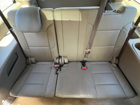 Used 2018 Chevrolet Suburban LT w/ LT Signature Package AWD/4WD image 27