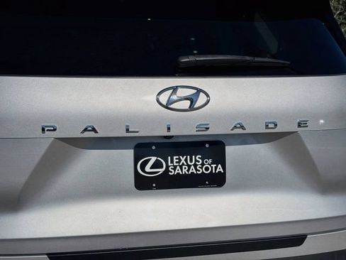 Used 2021 Hyundai Palisade SEL w/ Premium Package FWD image 11