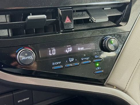 Used 2021 Toyota Camry SE w/ Convenience Package AWD/4WD image 18