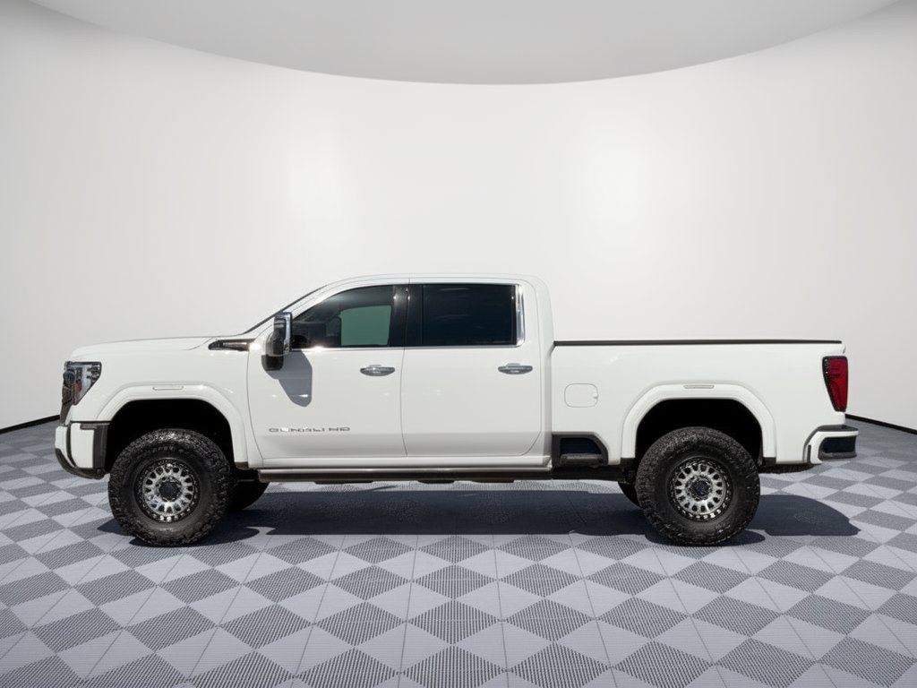 Used 2024 GMC Sierra 2500 Denali Ultimate AWD/4WD image 2