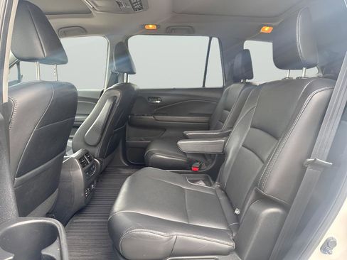 Used 2017 Honda Pilot Elite image 9
