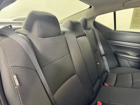 Used 2025 Nissan Altima 2.5 SV FWD image 31