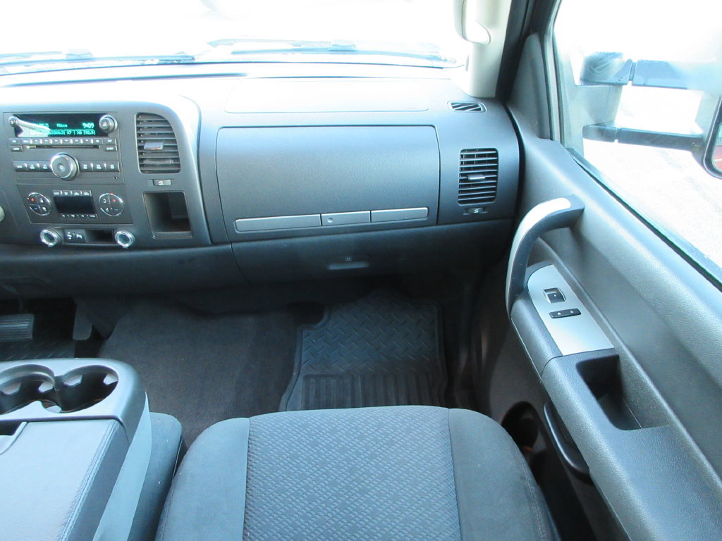 Used 2008 Chevrolet Silverado 2500 LT w/ 1LT Convenience Package AWD/4WD image 22