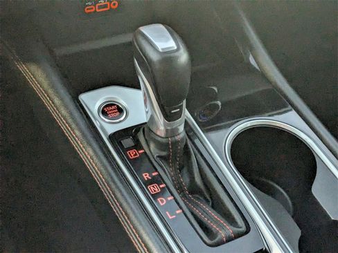 Used 2025 Nissan Altima 2.5 SR image 17