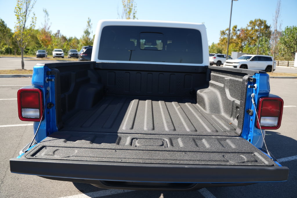 New 2026 Jeep Gladiator Sport AWD/4WD image 15