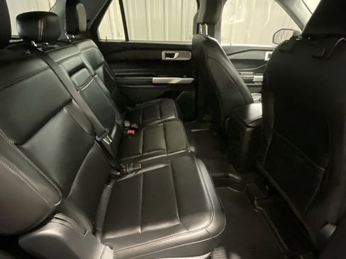 Used 2024 Ford Explorer XLT w/ Equipment Group 202A image 14