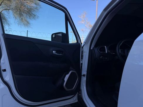 Used 2016 Jeep Renegade Sport w/ Power & Air Group image 31