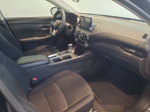 Used 2024 Nissan Sentra SV FWD image 17