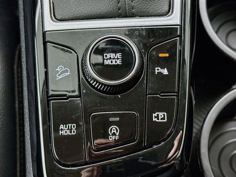 Used 2025 Kia Sportage EX FWD image 19