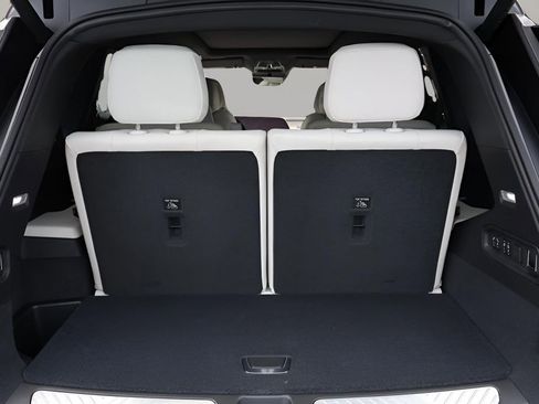 New 2026 Cadillac Vistiq Luxury AWD/4WD image 21