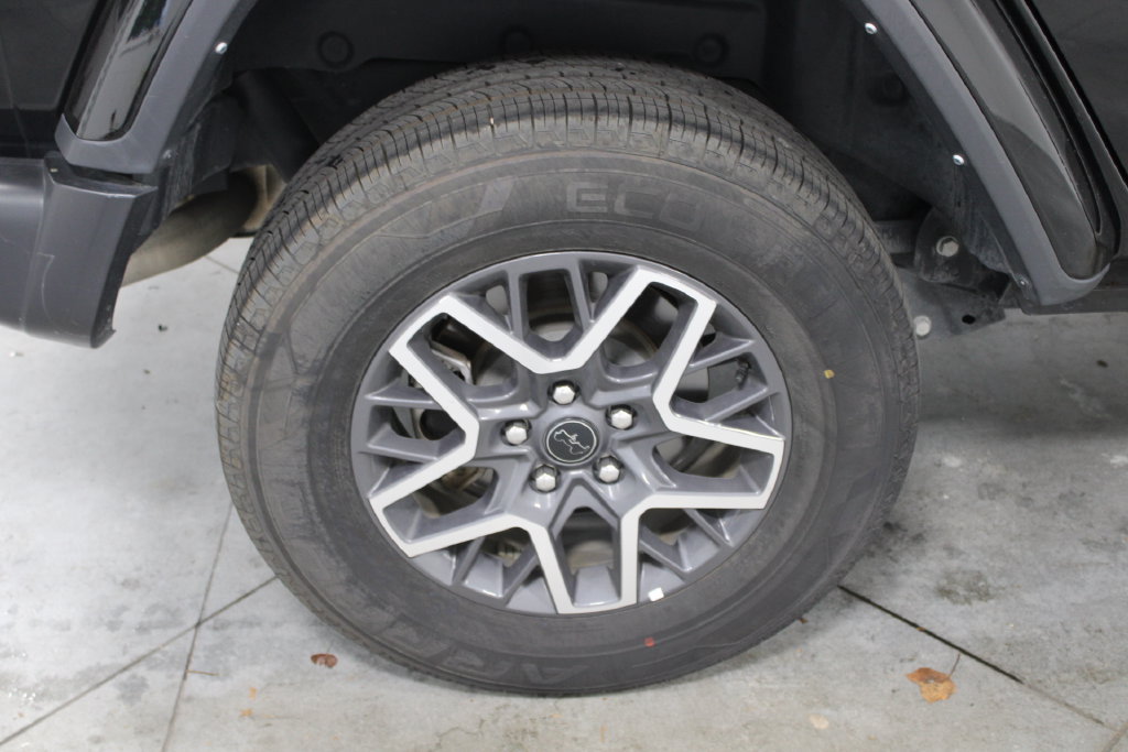 Used 2025 Jeep Wrangler Unlimited Sahara AWD/4WD image 53