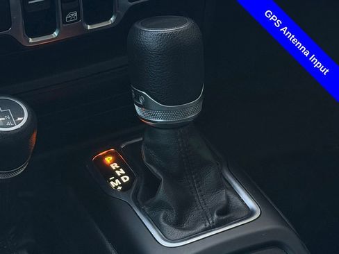 Used 2023 Jeep Gladiator Sport AWD/4WD image 18