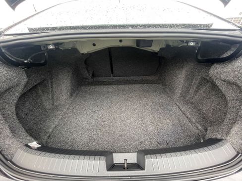 Used 2025 Volkswagen Jetta SE image 31